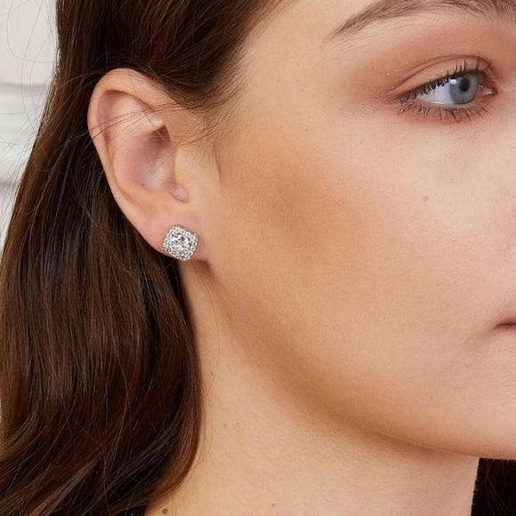 New Simulated Diamonds 925 Sterling Silver Stud Earrings - Picture 3 of 12